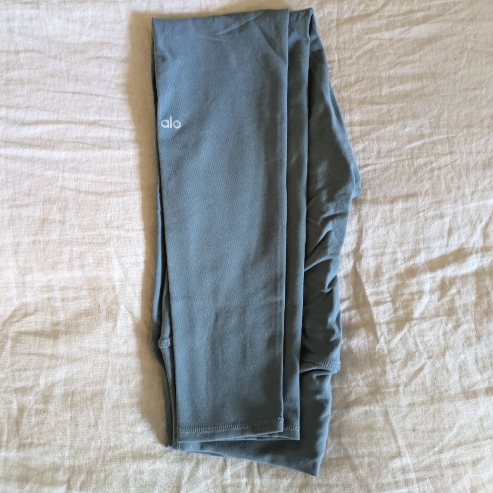 ALO YOGA dusty blue full length leggings